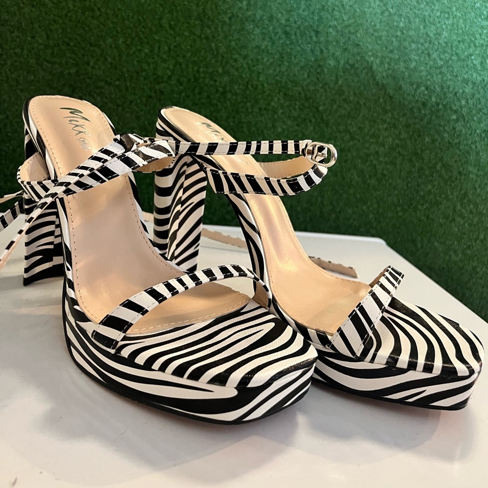 Zebra strap up heels thick